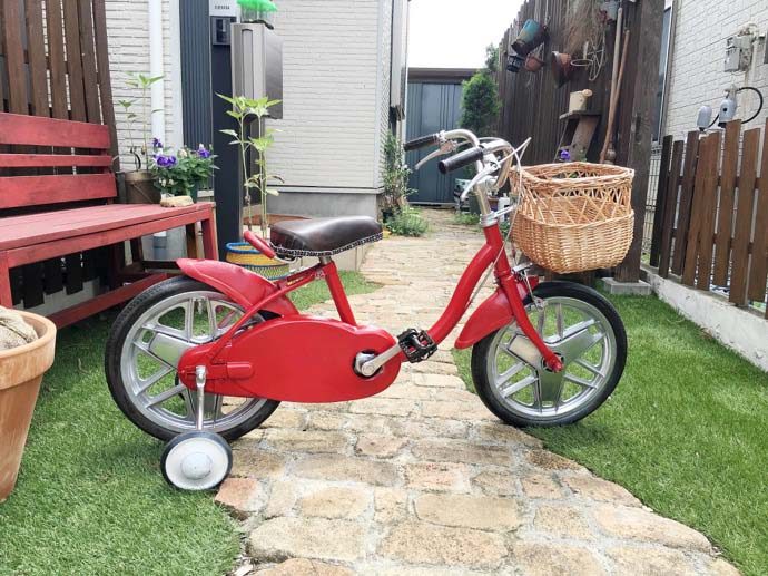 スプレー塗装でオンボロ子供用自転車を 新品おしゃれにリメイクする方法 Pacoma パコマ 暮らしの冒険webマガジン