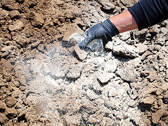 「寒起こし」で土壌消毒！効果と正しい方法を詳しく解説